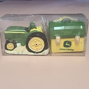 John Deere Salt & Pepper Shakers Set Tractor Lunch Box S&P Shaker NIP